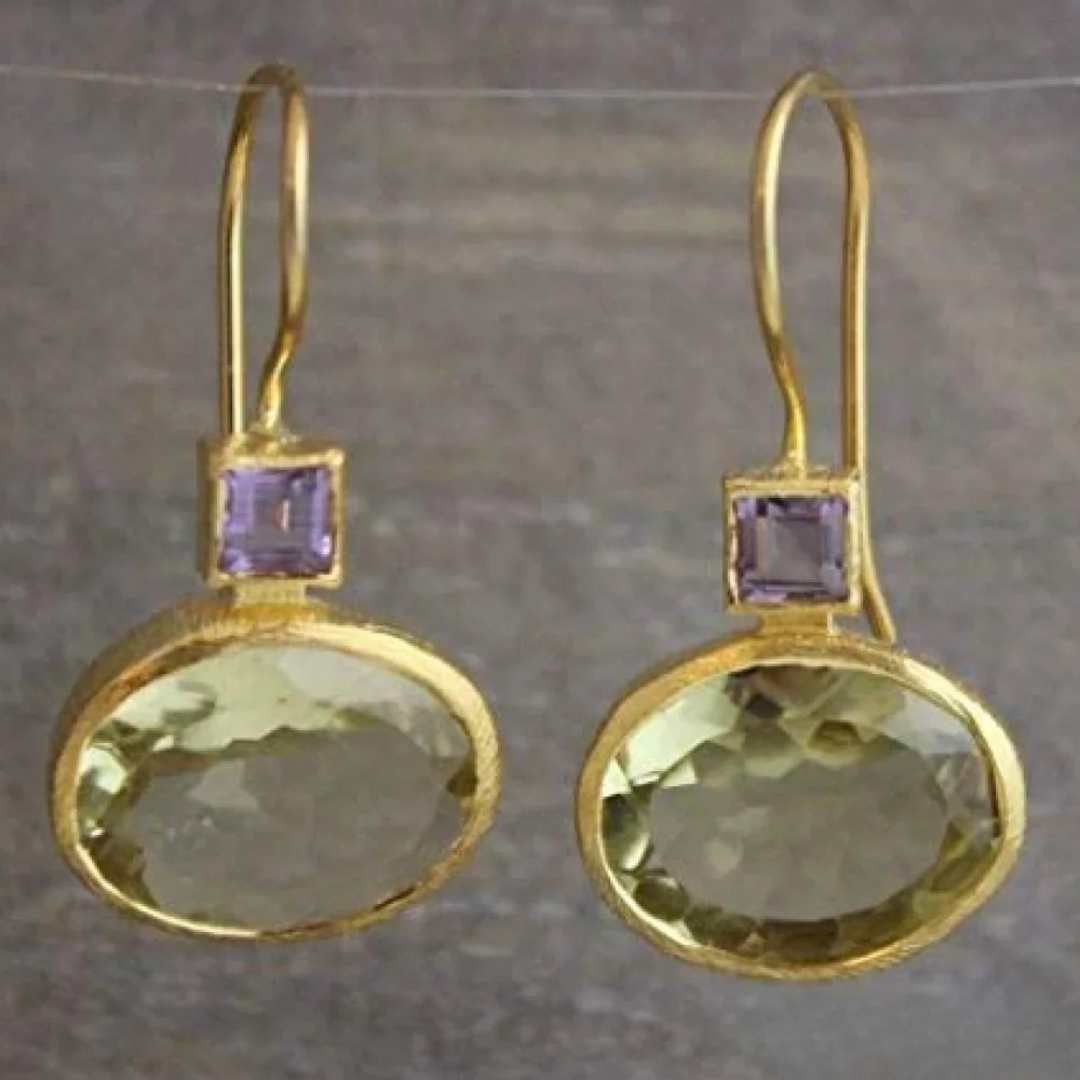 Boucles d’oreilles vintage dorées avec cristal vert