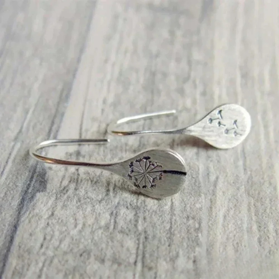 Boucles d’oreilles feuille de pissenlit en argent finement travaillées