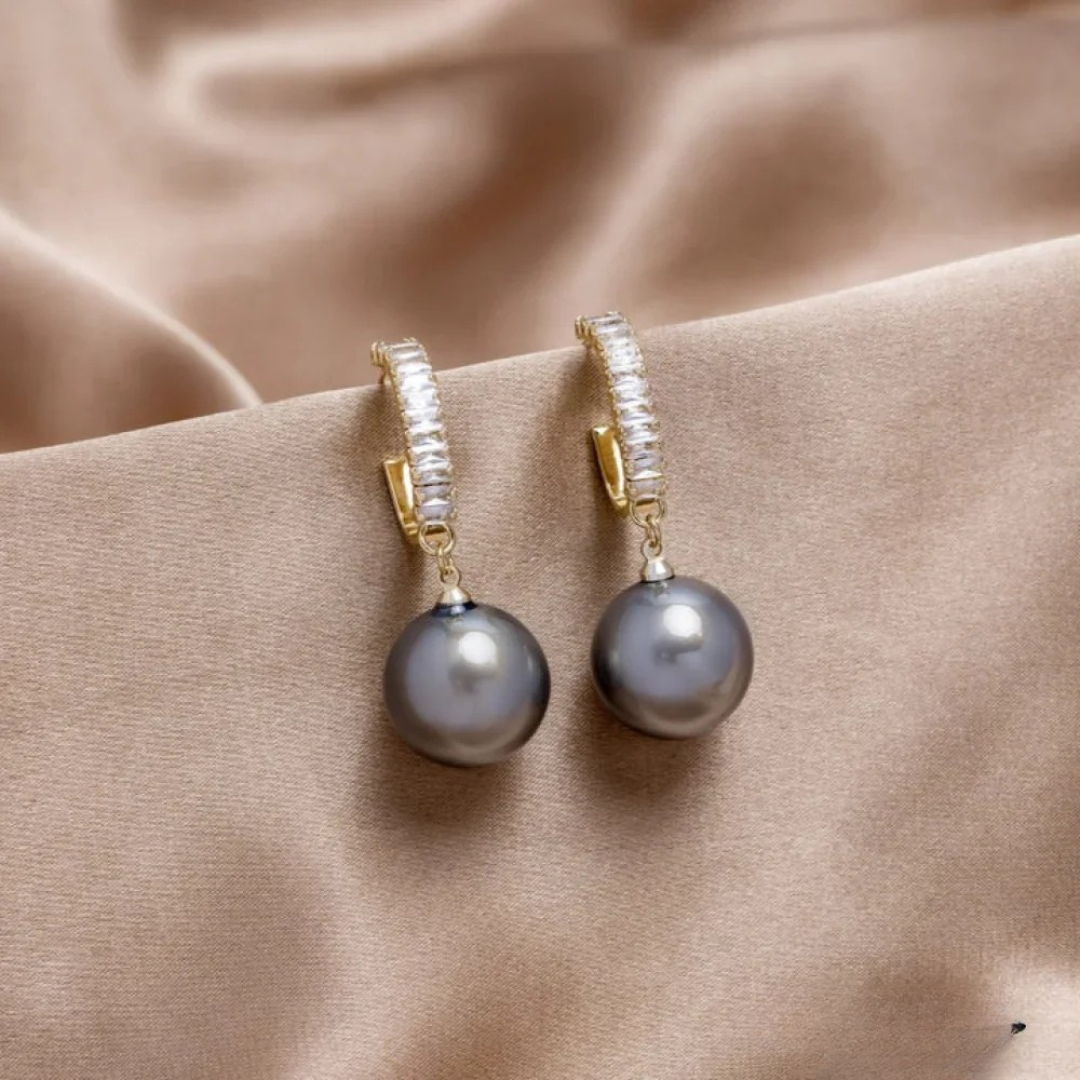 Boucles d’oreilles luxueuses en perles et zirconium
